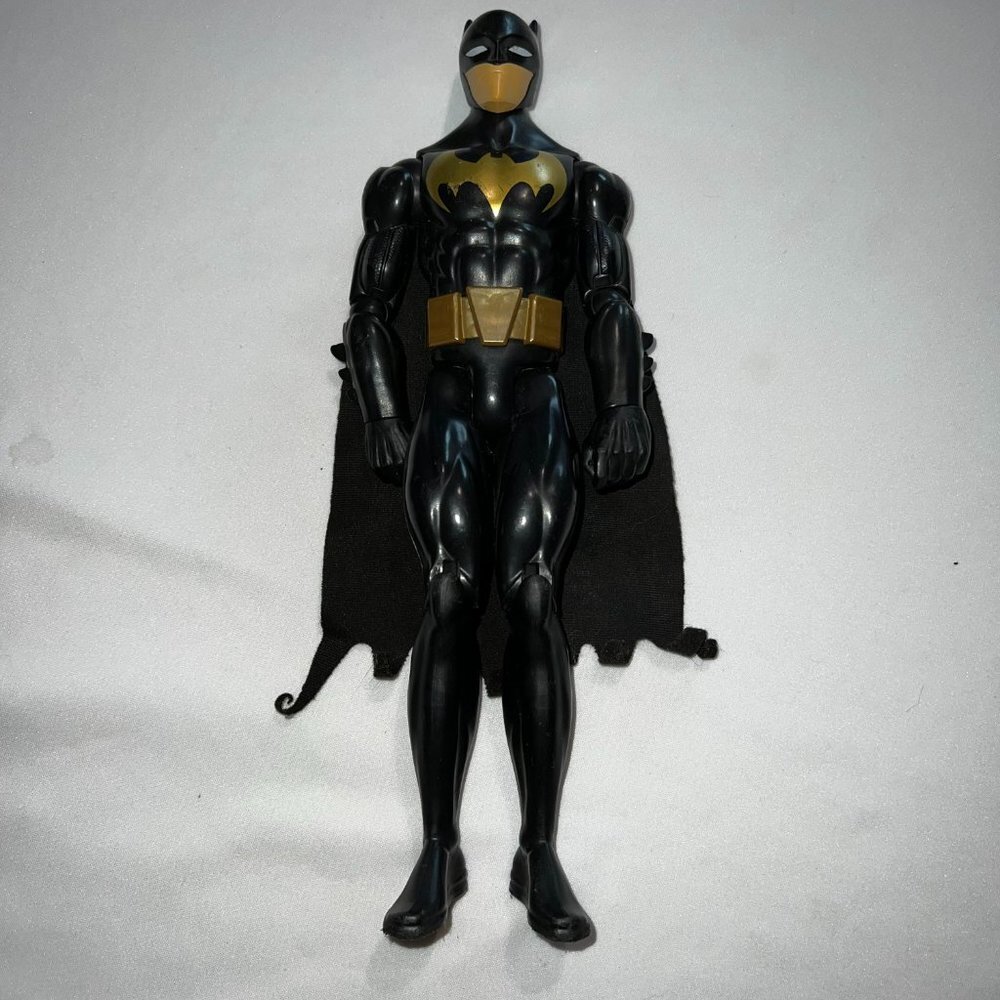 Mattel DC Comics 12" Inch Batman Action Figure Black Gold Belt - Picture 3 of 9